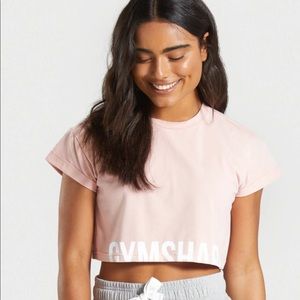 SM *GYM SHARK* Fracture crop top